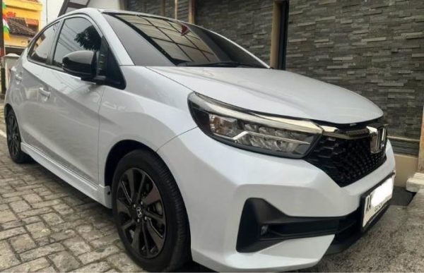 6 Rental Mobil Genuk, Sewa Dengan Sopir & Lepas Kunci